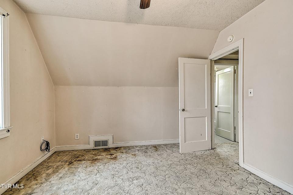 Photo #50: 818 Federal Street