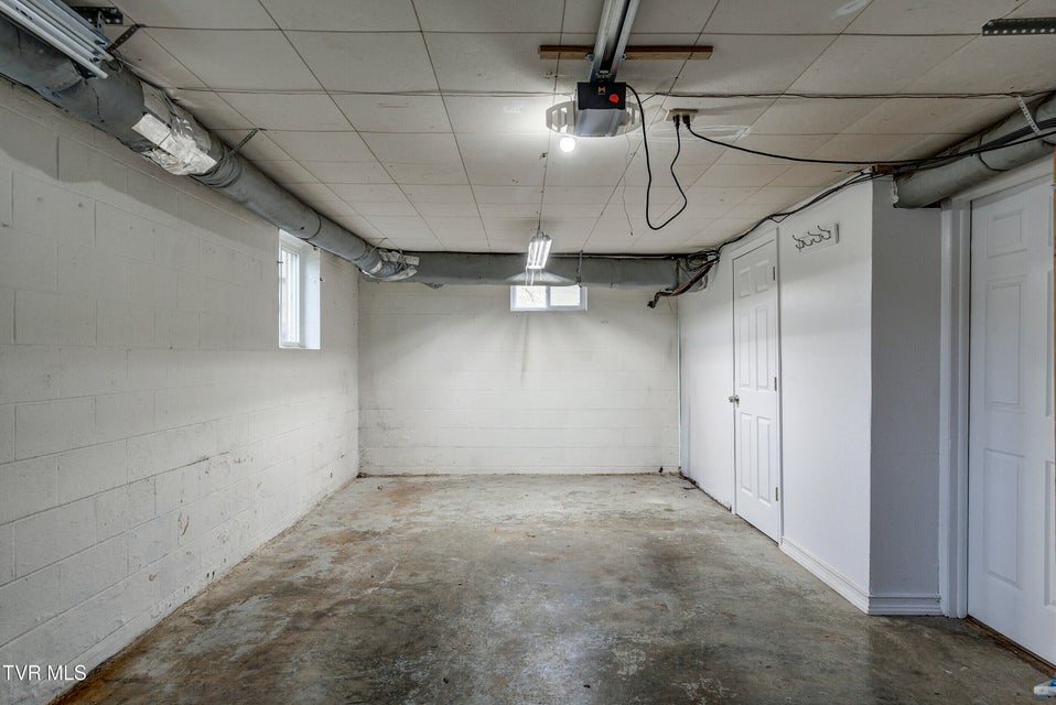 Photo #33: 1016 Whippoorwill Lane