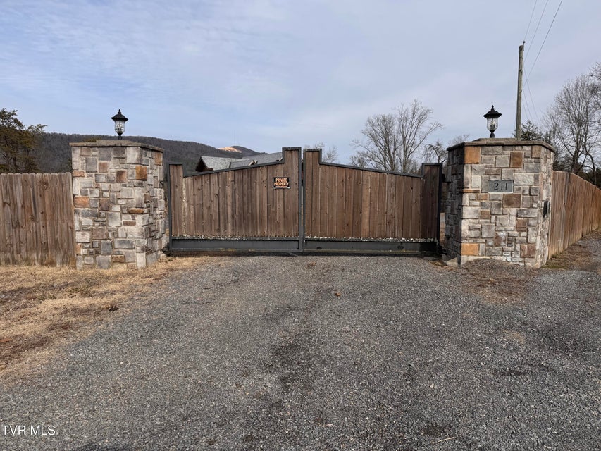 Photo #23: 211 Petty Lane