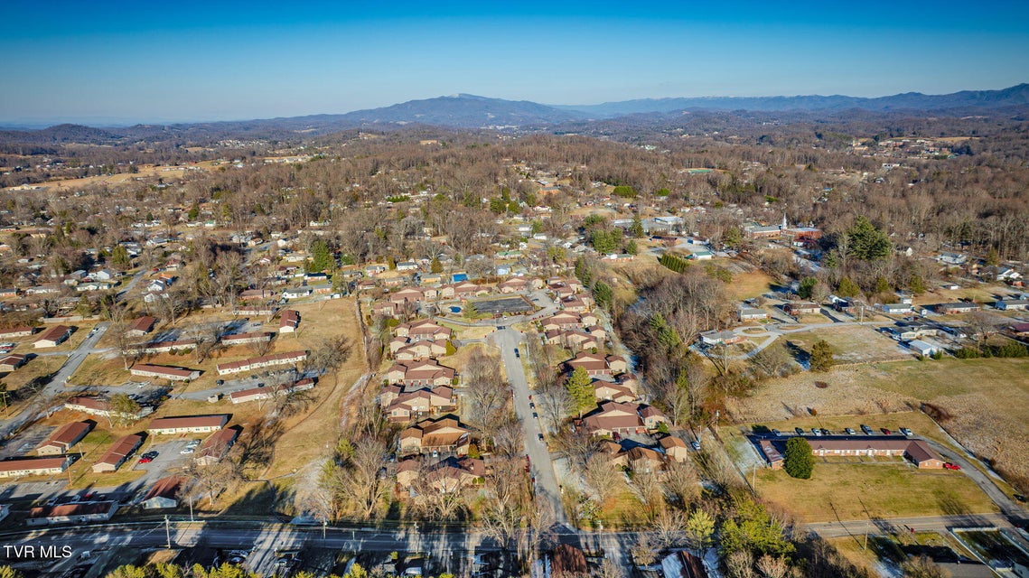 Photo #3: 518 Pilgrim Court