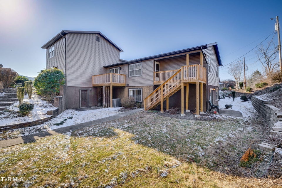 Photo #4: 518 Pilgrim Court