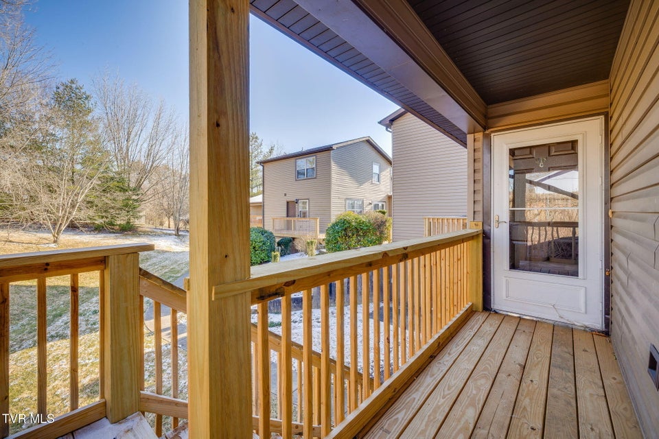 Photo #5: 518 Pilgrim Court