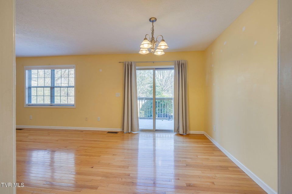 Photo #10: 518 Pilgrim Court