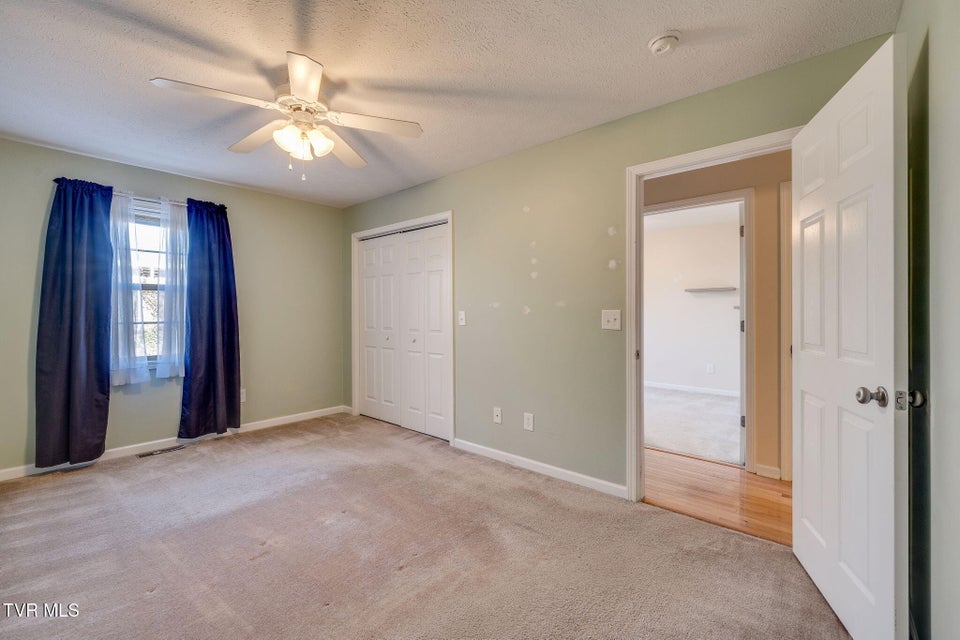 Photo #16: 518 Pilgrim Court