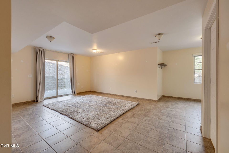 Photo #22: 518 Pilgrim Court