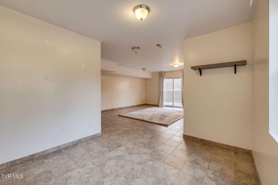 Photo #26: 518 Pilgrim Court