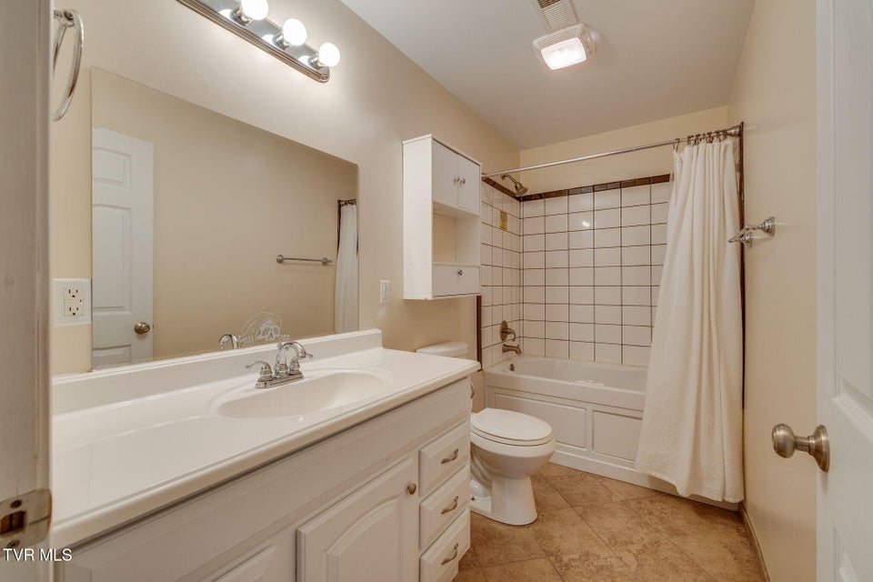 Photo #29: 518 Pilgrim Court