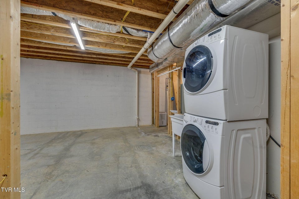 Photo #30: 518 Pilgrim Court