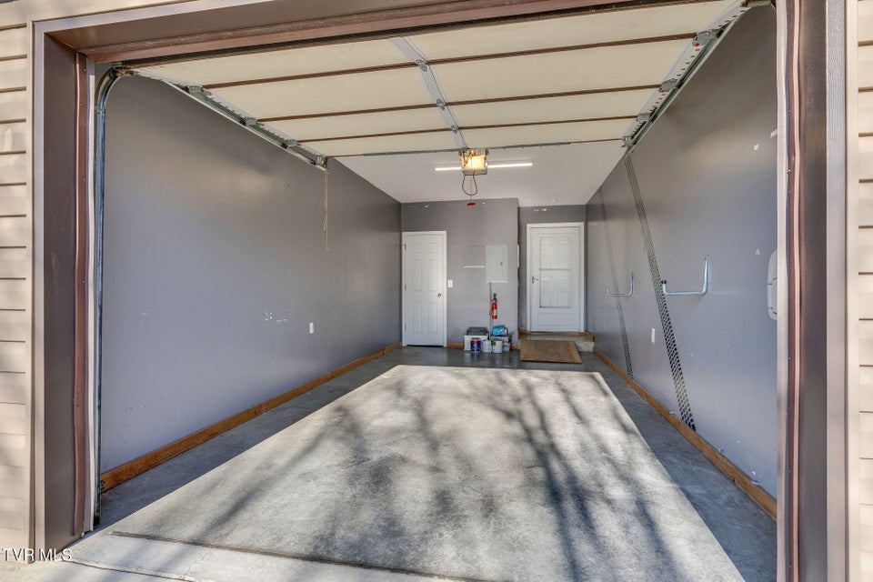 Photo #33: 518 Pilgrim Court