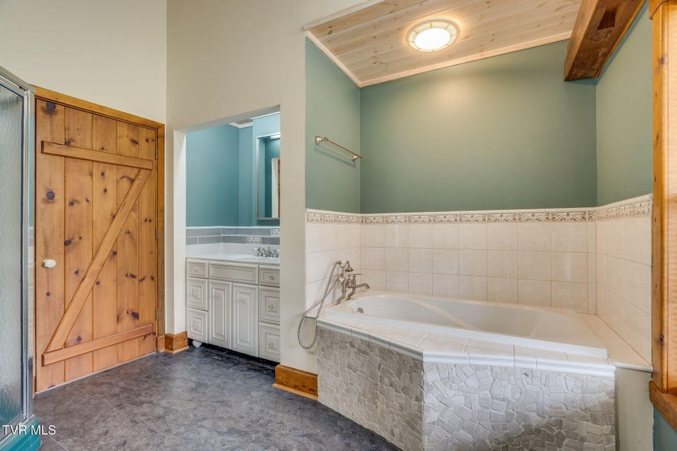 Photo #35: 300 Sugarwood Drive