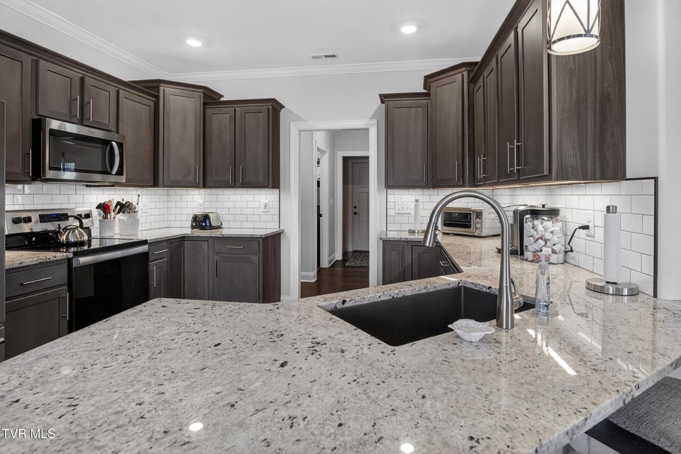 Photo #24: 582 Brady Way