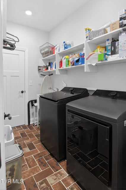 Photo #29: 582 Brady Way