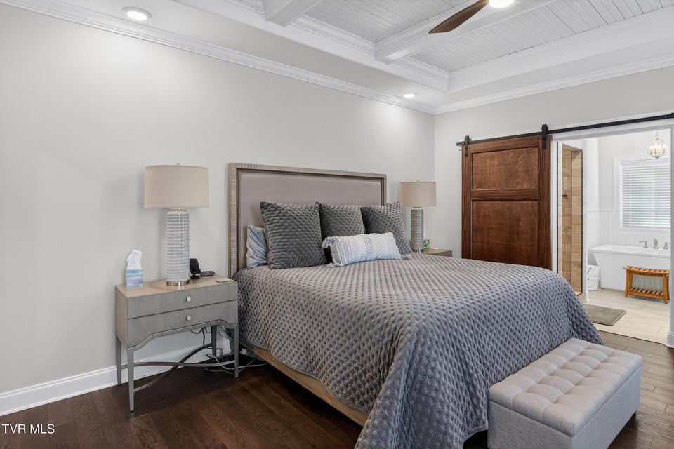 Photo #32: 582 Brady Way