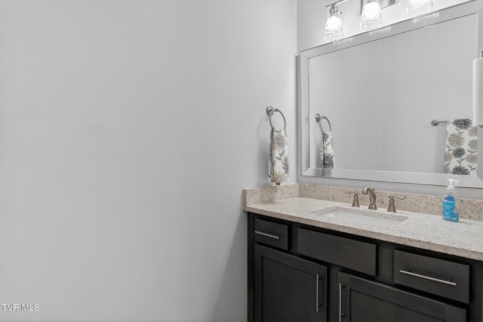 Photo #41: 582 Brady Way