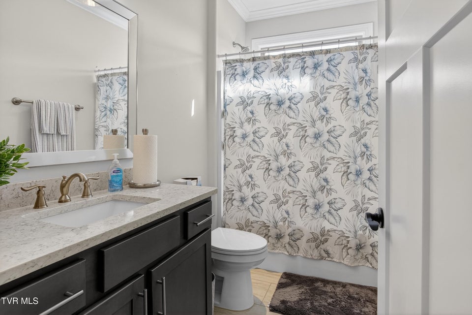 Photo #43: 582 Brady Way