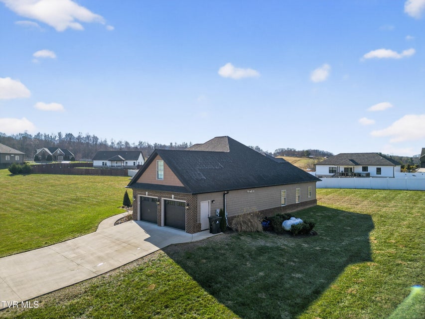 Photo #3: 582 Brady Way