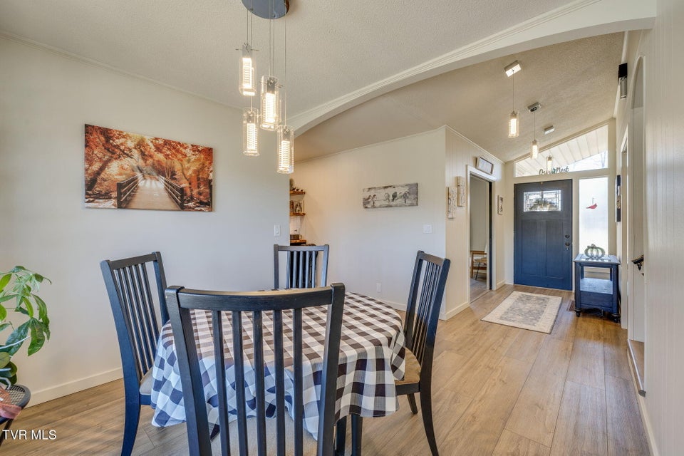 Photo #14: 204 Luttrell Street