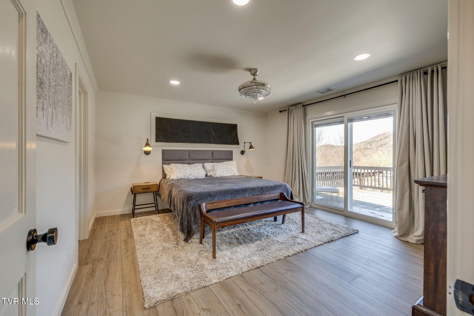 Photo #23: 204 Luttrell Street