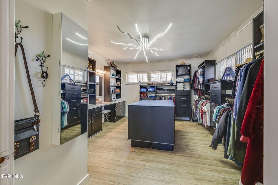 Photo #26: 204 Luttrell Street