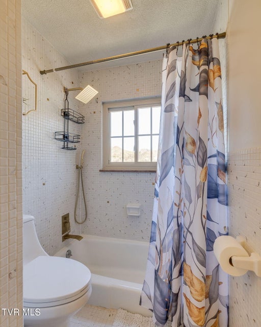 Photo #33: 204 Luttrell Street