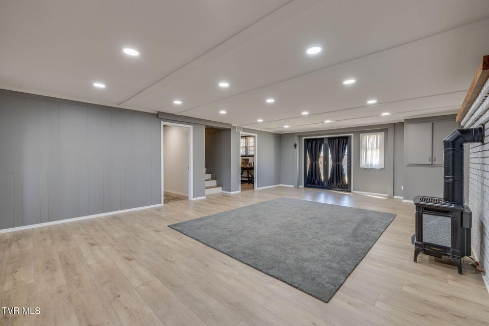 Photo #35: 204 Luttrell Street