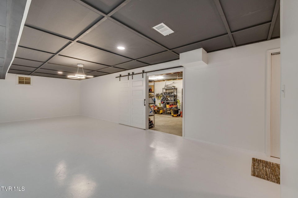 Photo #48: 204 Luttrell Street