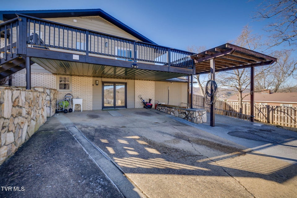 Photo #56: 204 Luttrell Street