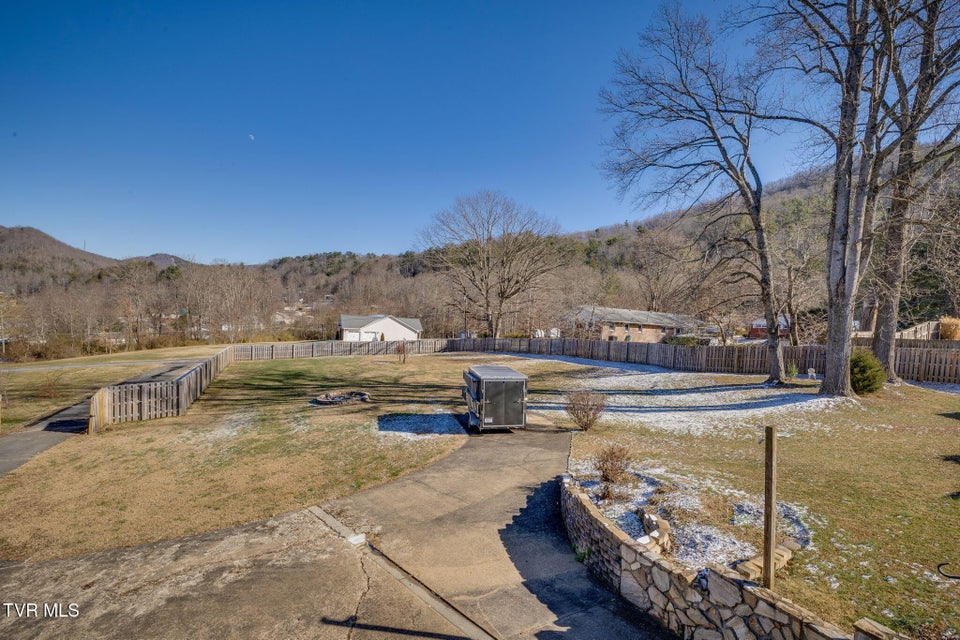 Photo #57: 204 Luttrell Street