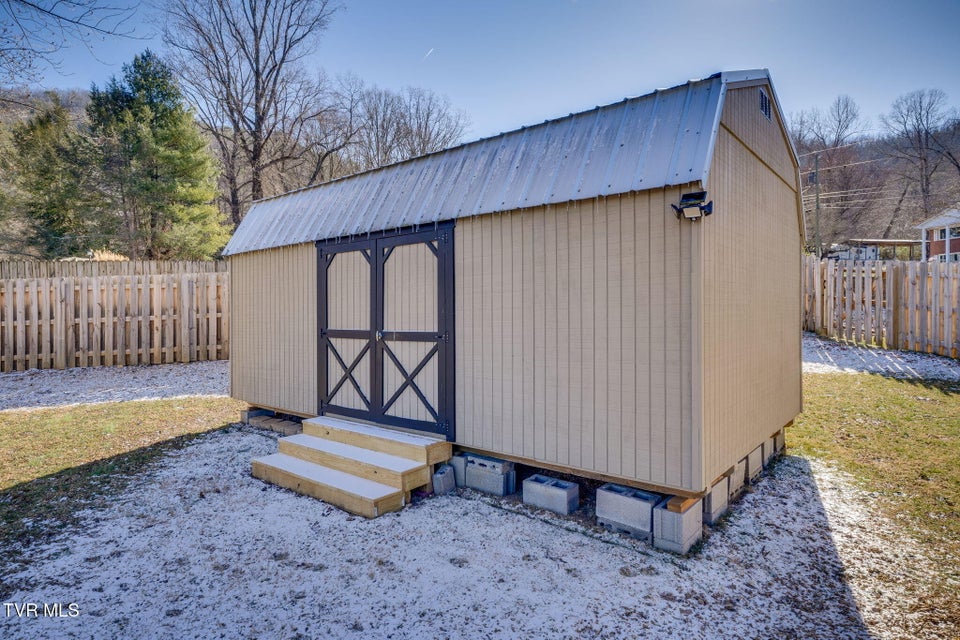 Photo #58: 204 Luttrell Street