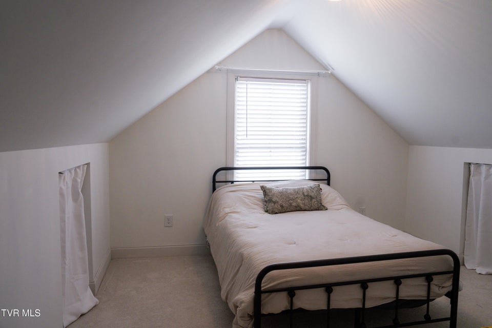 Photo #49: 582 Brady Way