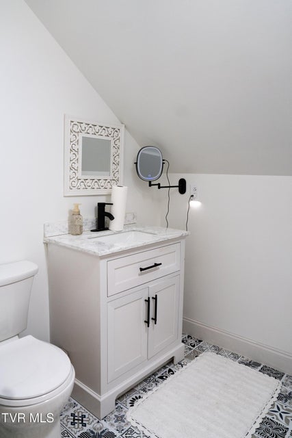 Photo #50: 582 Brady Way