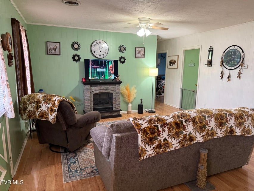 Photo #5: 216 Willow Street