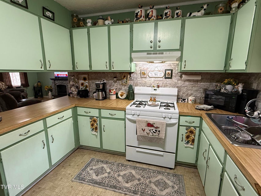 Photo #11: 216 Willow Street