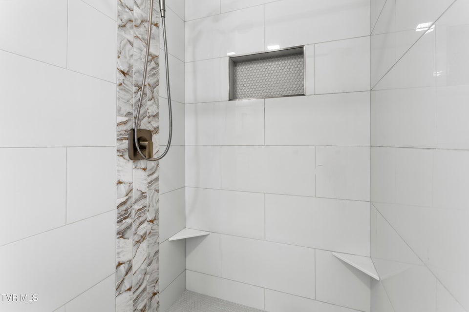 Photo #25: 2112 Knob Creek Road