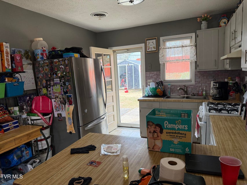 Photo #34: 216 Willow Street