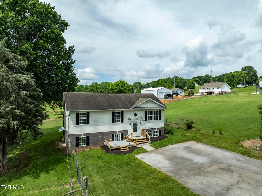 Photo #58: 312 Stockyard Road