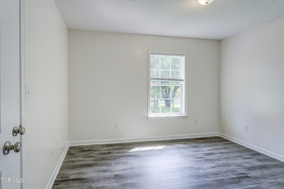 Photo #15: 312 Stockyard Road