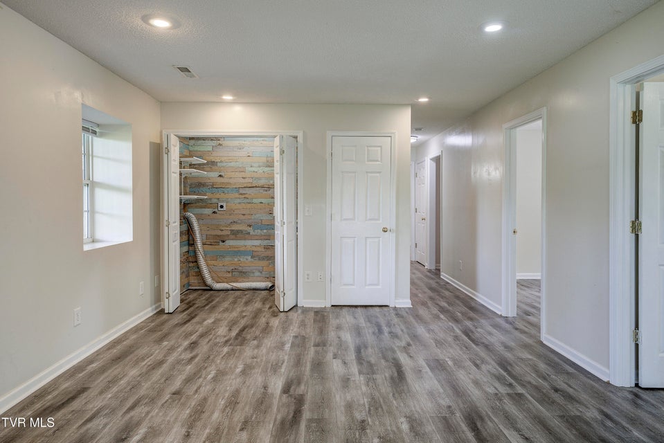 Photo #30: 312 Stockyard Road