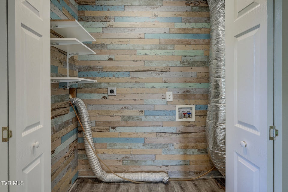 Photo #31: 312 Stockyard Road