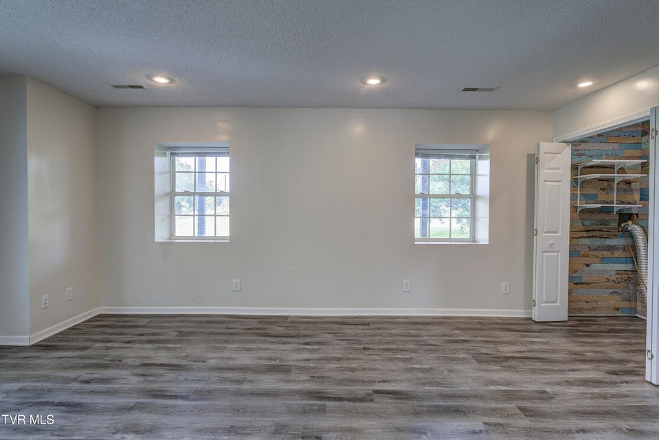 Photo #32: 312 Stockyard Road