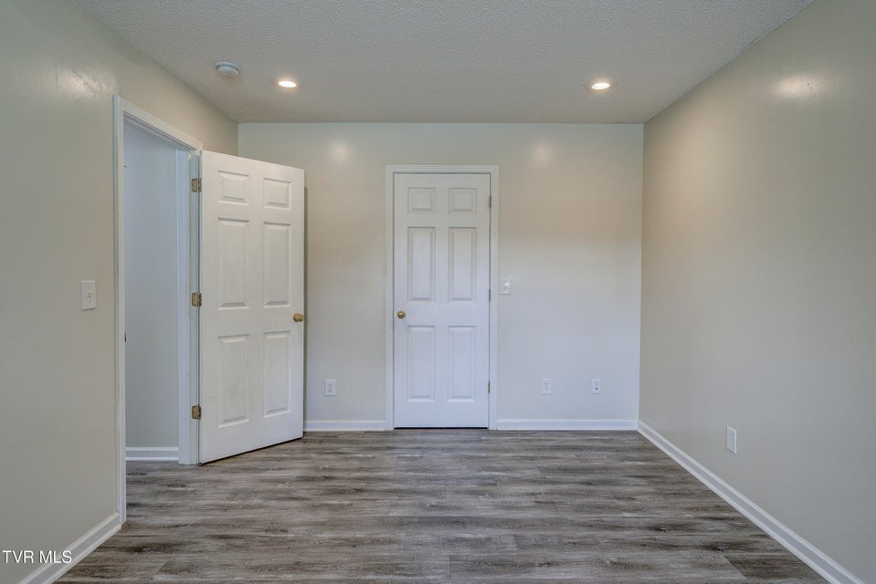 Photo #38: 312 Stockyard Road