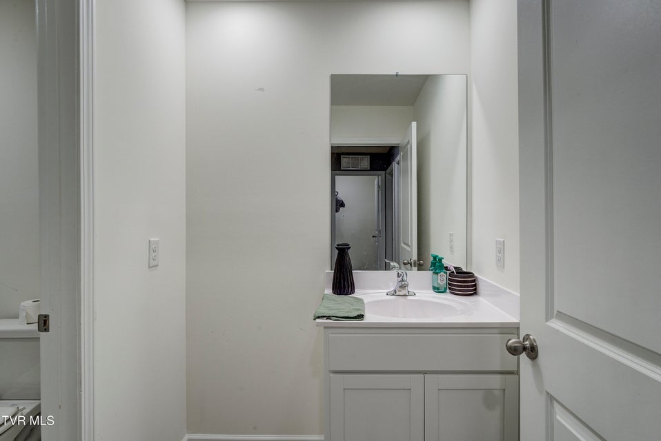 Photo #28: 567 Cox Hollow Road