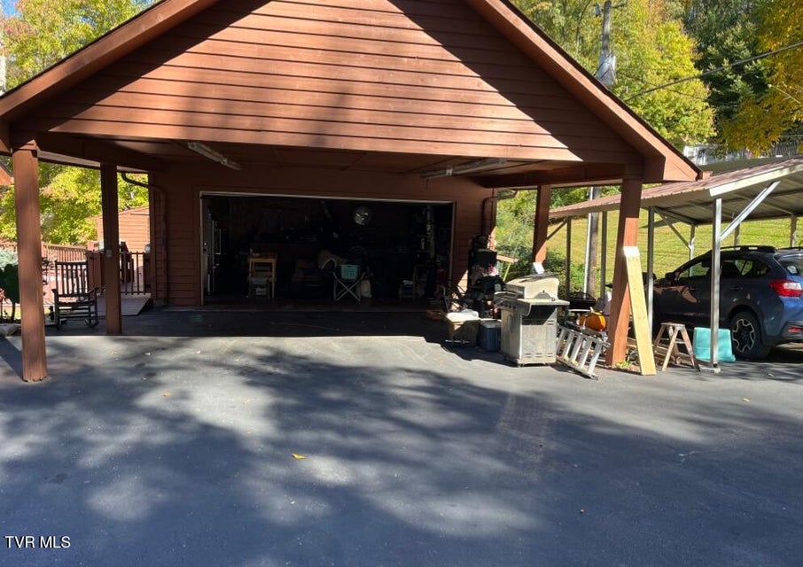 Photo #9: 1606 Valley View Drive