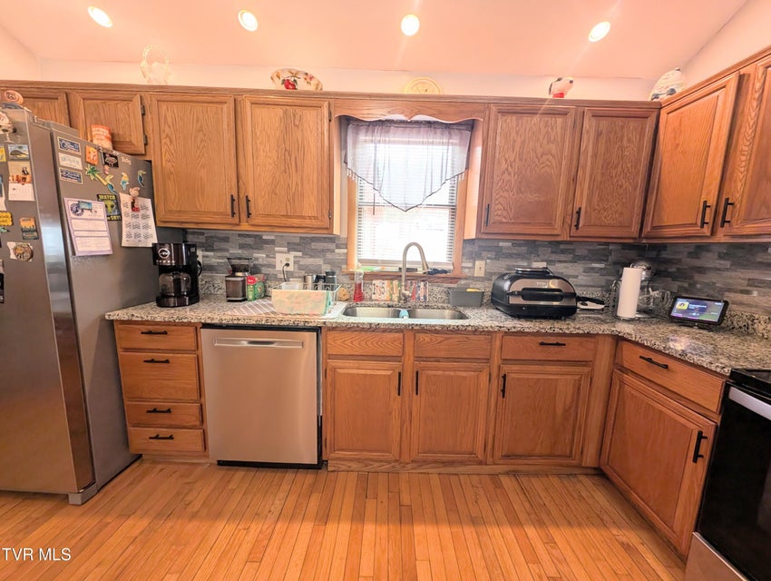 Photo #24: 1606 Valley View Drive