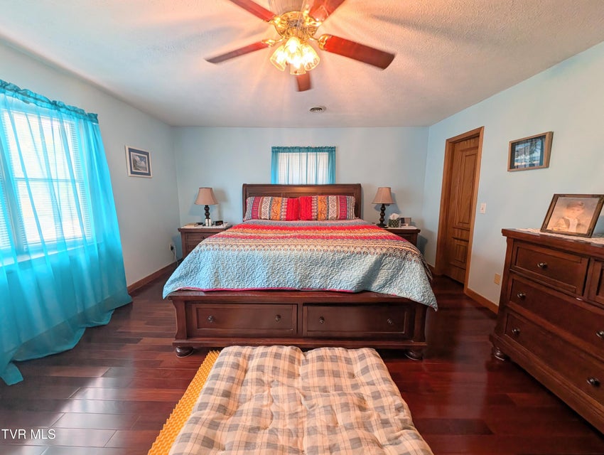 Photo #31: 1606 Valley View Drive