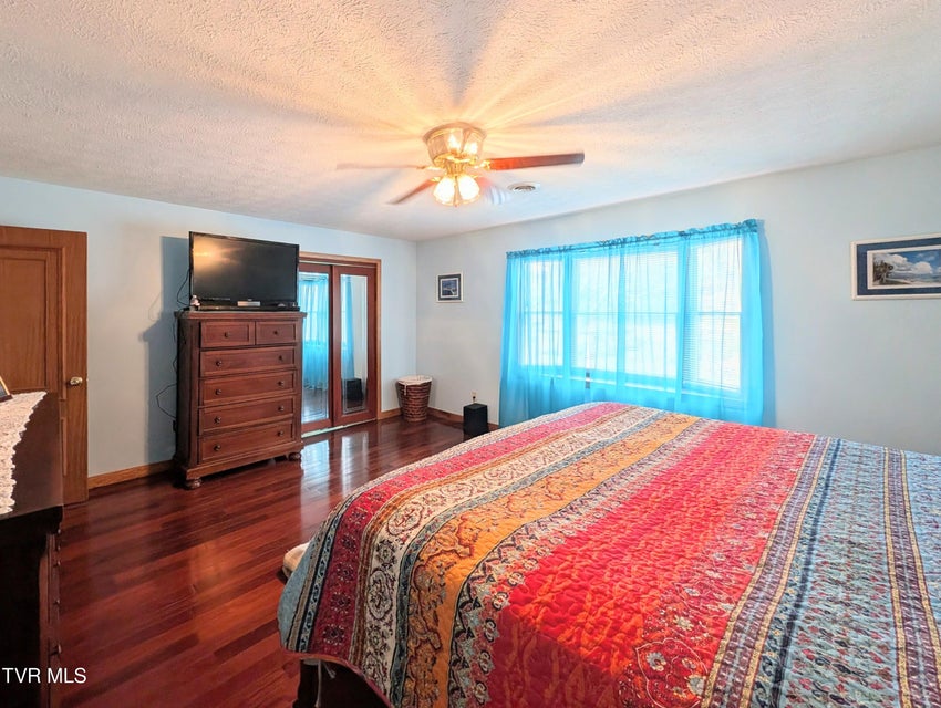 Photo #32: 1606 Valley View Drive