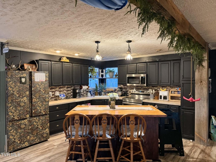 Photo #17: 605 Charles Street