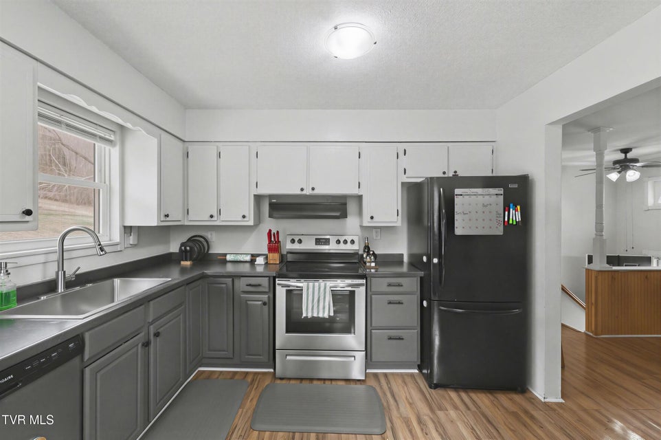 Photo #11: 823 Campbell Circle