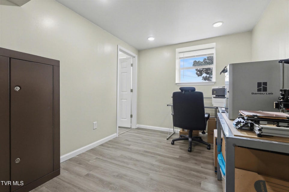 Photo #28: 823 Campbell Circle