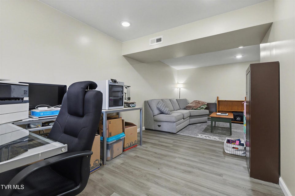 Photo #27: 823 Campbell Circle